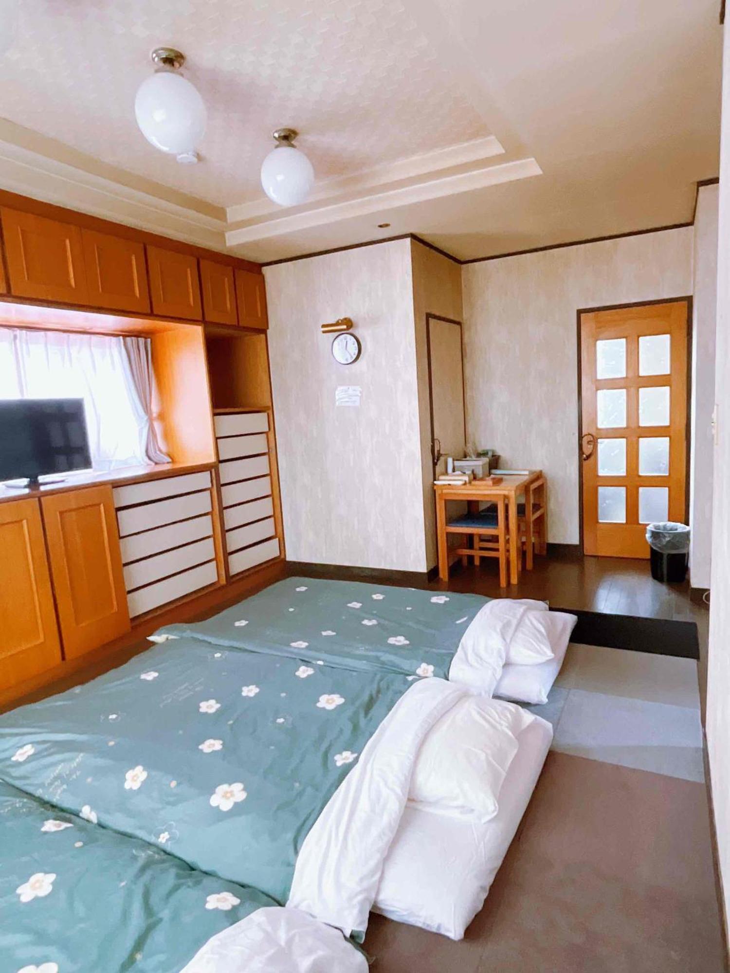 T&T Fujiyama Guest House Fujiyoshida Eksteriør bilde